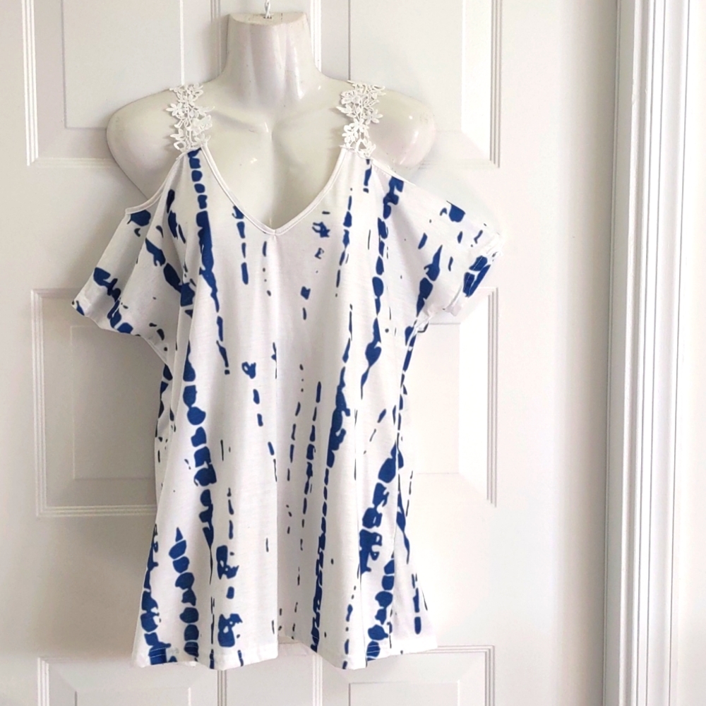 Cold Shoulder Lace Strap Top in White & Blue